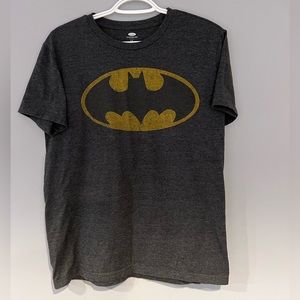 Men’s Small Batman short-sleeve Tee